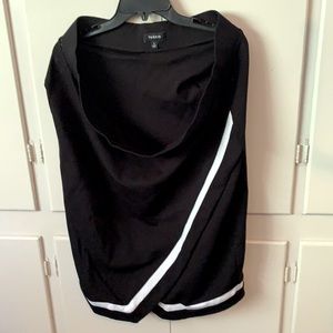 Torrid black with white trim pencil skirt